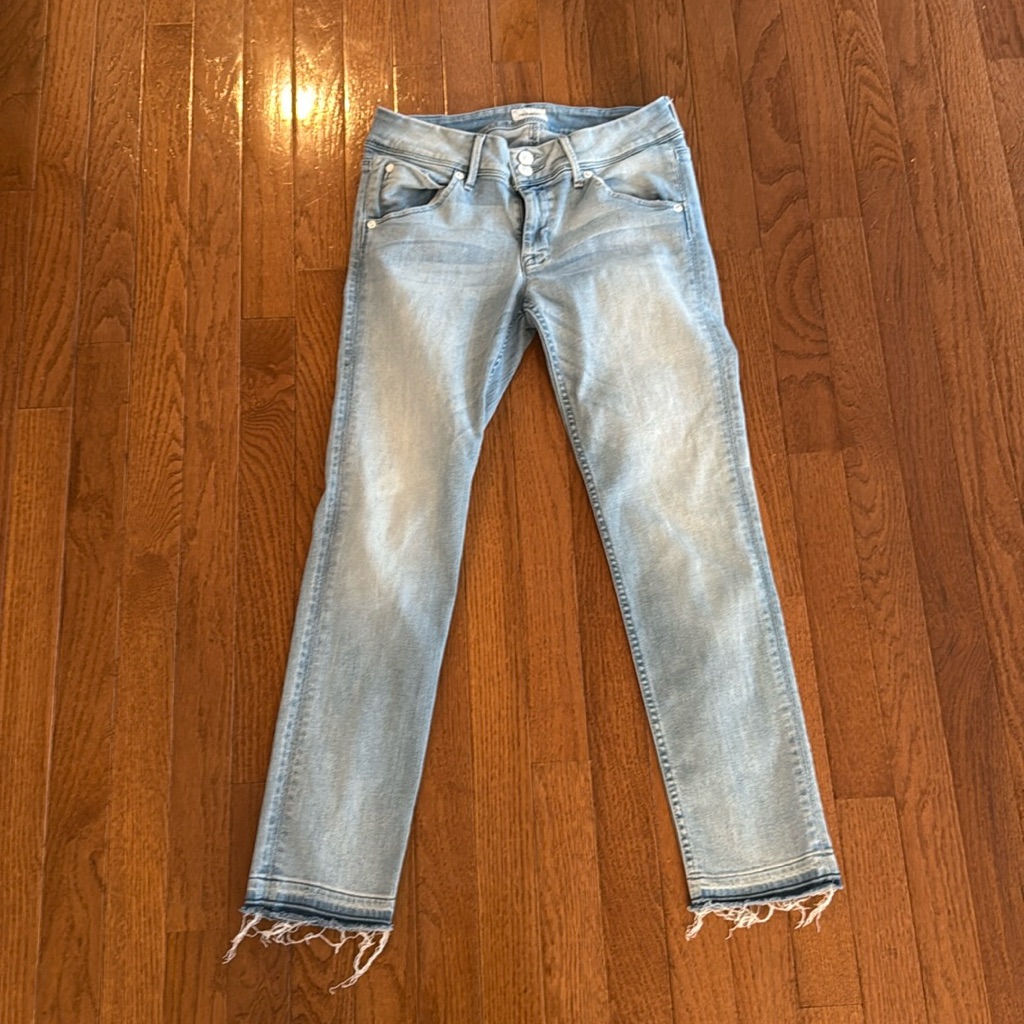 Hudson Skinny Jeans Fray Ankle And Decorative Pockets Size 27 Like New